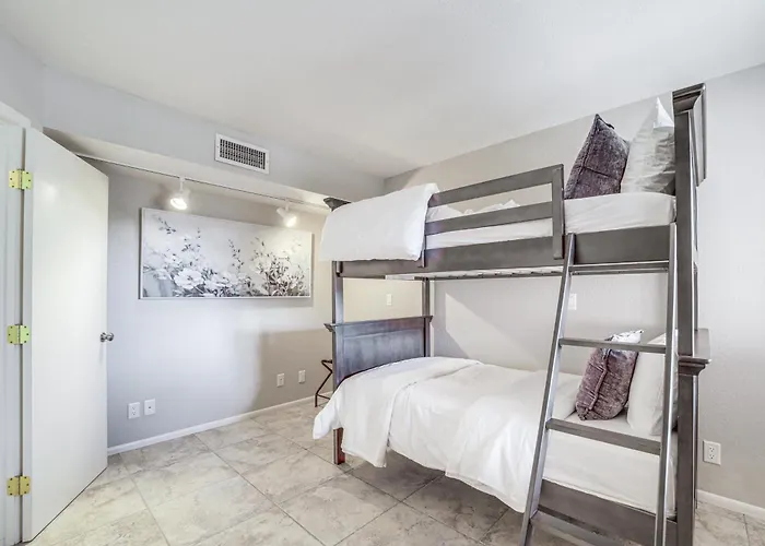 Holiday home 4 Mi To Uptown Sedona: Desert W/ Mtn Views! *