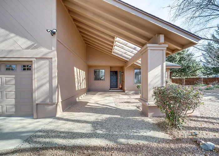 Holiday home 4 Mi To Uptown Sedona: Desert W/ Mtn Views! *